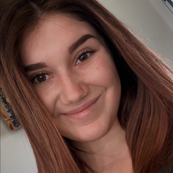 Meet your Posher, Ally - Picture 1 of 1